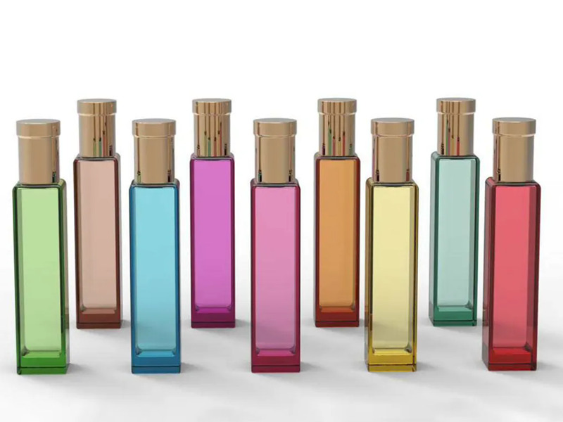 Come togliere il coperchio della bottiglia di profumo?